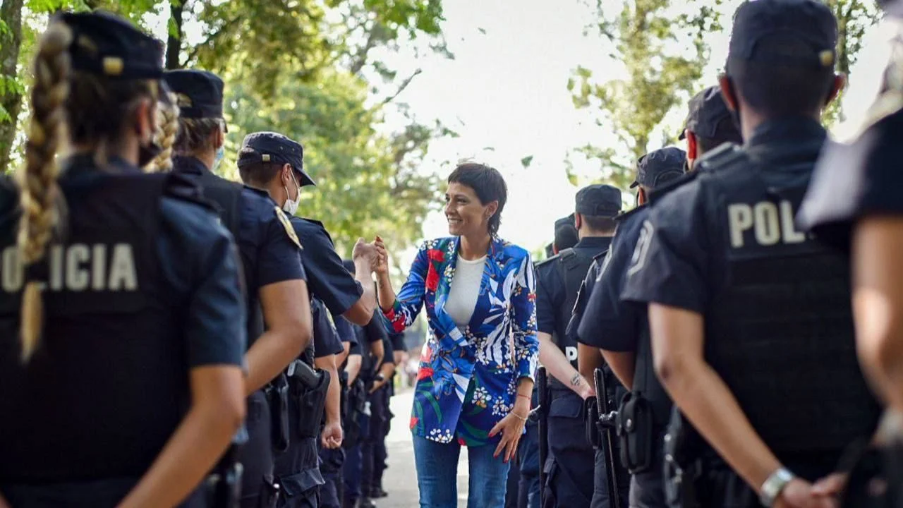 Mayra Mendoza destacó la incorporación de 90 policías en Quilmes: "Trabajamos todos los días para vivir seguros"