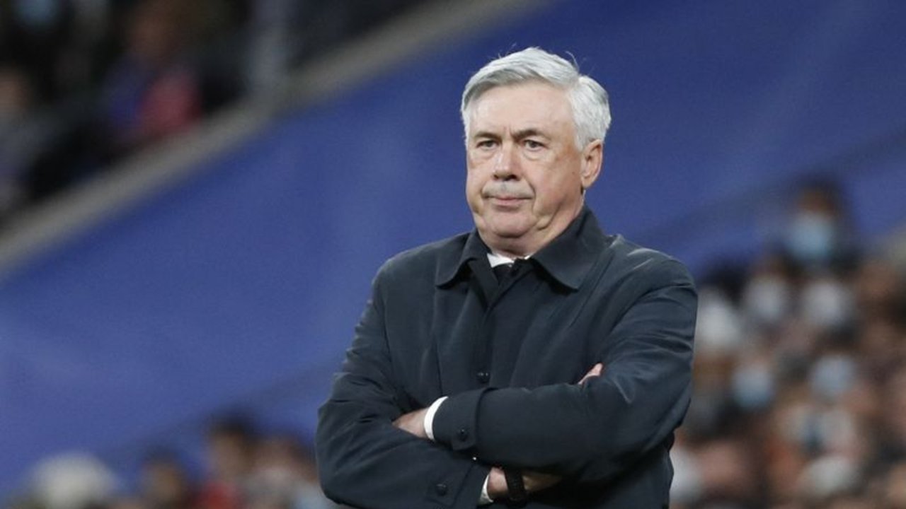 Los medios madrileños culpan a Ancelotti de la debacle del Madrid ante el Barcelona