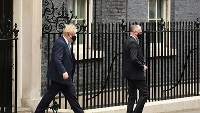 Policía británica comienza interrogatorios de investigación por fiestas en Downing Street Policía británica comienza interrogatorios de investigación por fiestas en Downing Street