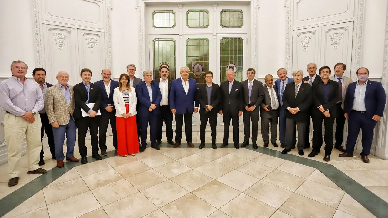 Kicillof a la UIA: "Nuestro compromiso es defender al sector industrial" 