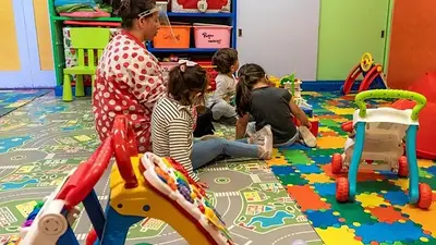 Las empresas con más de 100 empleados deberán tener salas maternales y guarderías Las empresas con más de 100 empleados deberán tener salas maternales y guarderías