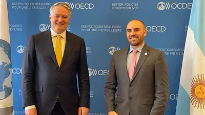 Martín Guzmán se reunió en París con el secretario General de la OCDE, Mathias Cormann Martín Guzmán se reunió en París con el secretario General de la OCDE, Mathias Cormann