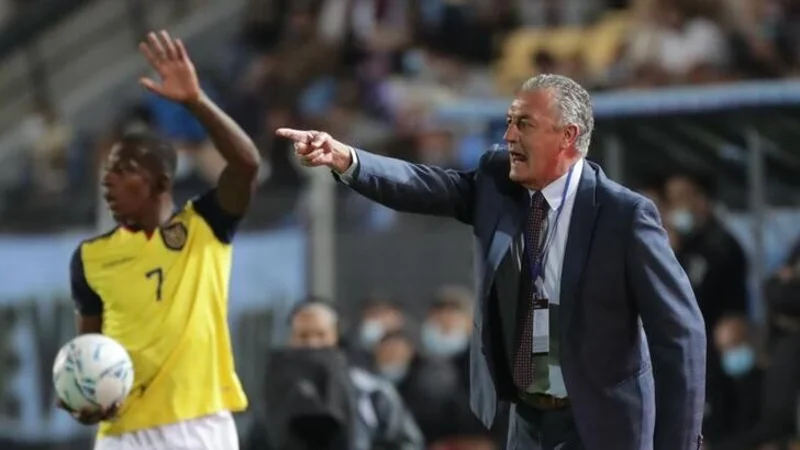 Ecuador busca pase directo a Mundial, Uruguay-Perú disputan choque clave en recta final eliminatoria