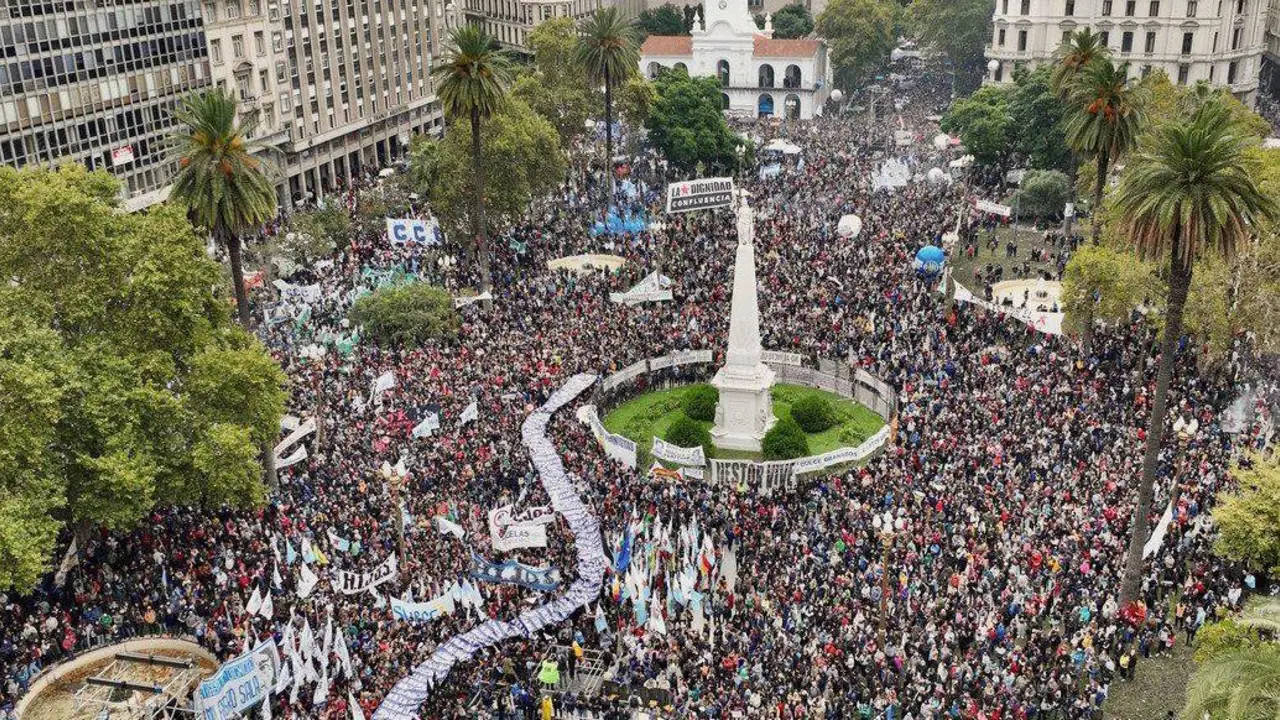 ¿Qué hace falta? Más Política y más Estado
