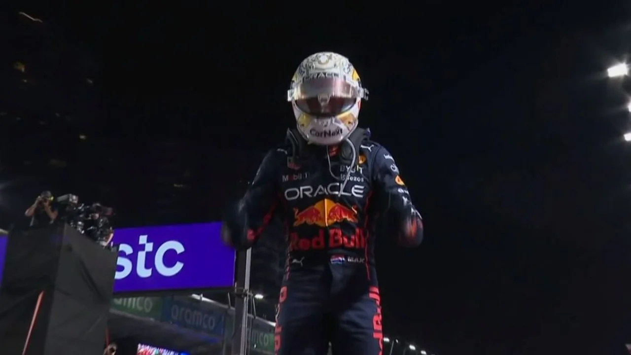 Max Verstappen ganó en el Gran Premio de Arabia Saudita: su maniobra contra Charles Leclerc