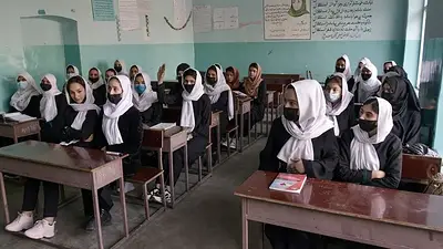 Como en Irán, envenenan a decenas de alumnas en Afganistán Como en Irán, envenenan a decenas de alumnas en Afganistán