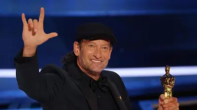 Troy Kotsur gana Oscar a Mejor Actor de Reparto por "CODA" Troy Kotsur gana Oscar a Mejor Actor de Reparto por "CODA"