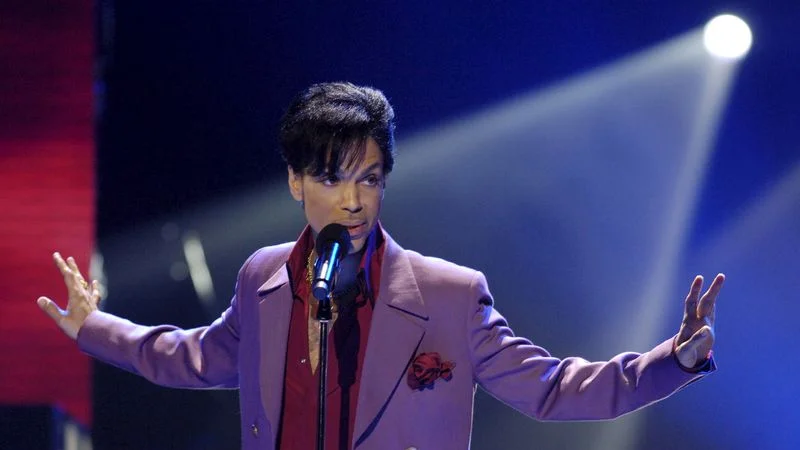 Corte Suprema EEUU decidirá sobre derechos de cuadros de Warhol con imagen de Prince