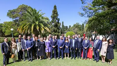 Fernández convocó a líderes empresarios a "invertir tranquilos" en Argentina Fernández convocó a líderes empresarios a "invertir tranquilos" en Argentina