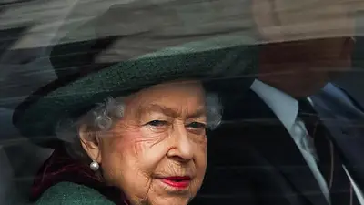 La reina Isabel asiste a servicio en memoria de su difunto marido La reina Isabel asiste a servicio en memoria de su difunto marido