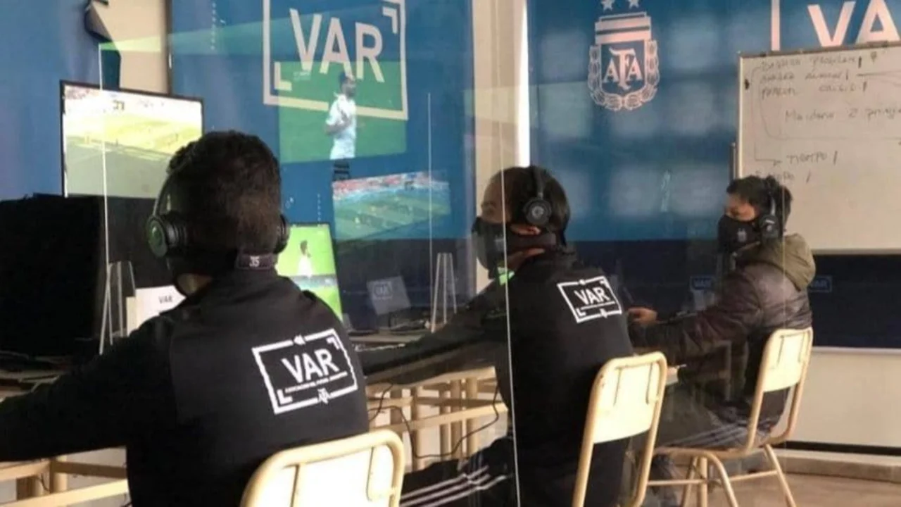 Debuta el VAR en Argentina: quiénes son los árbitros elegidos para el debut