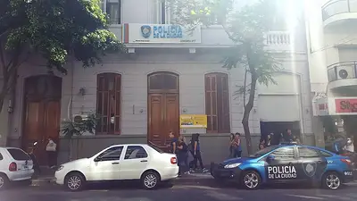 Investigan la violación grupal a una mujer trans durante una revuelta en una comisaría Investigan la violación grupal a una mujer trans durante una revuelta en una comisaría
