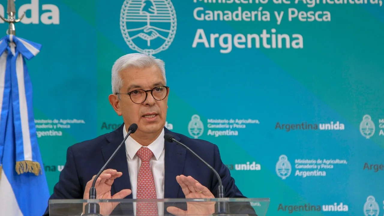 En medio del debate por retenciones, Domínguez insiste en aumentar la producción