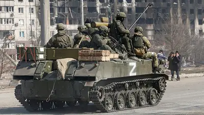 Ucrania recibirá un centenar de tanques y Rusia advierte sobre la escalada del conflicto Ucrania recibirá un centenar de tanques y Rusia advierte sobre la escalada del conflicto