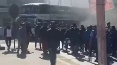Batalla campal entre colectiveros y trabajadores de un mayorista: ¿qué pasó? Batalla campal entre colectiveros y trabajadores de un mayorista: ¿qué pasó?