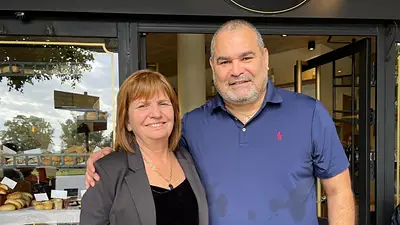 El guiño de Chilavert a Patricia Bullrich: "Con la fuerza del cambio" El guiño de Chilavert a Patricia Bullrich: "Con la fuerza del cambio"