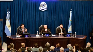 Insfrán: "Orgullosos de ser formoseños, avanzamos decididos hacia el futuro"