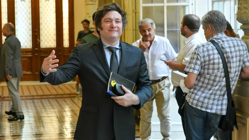 El guiño de Milei a Bullrich: "Si ganan, yo acompaño"