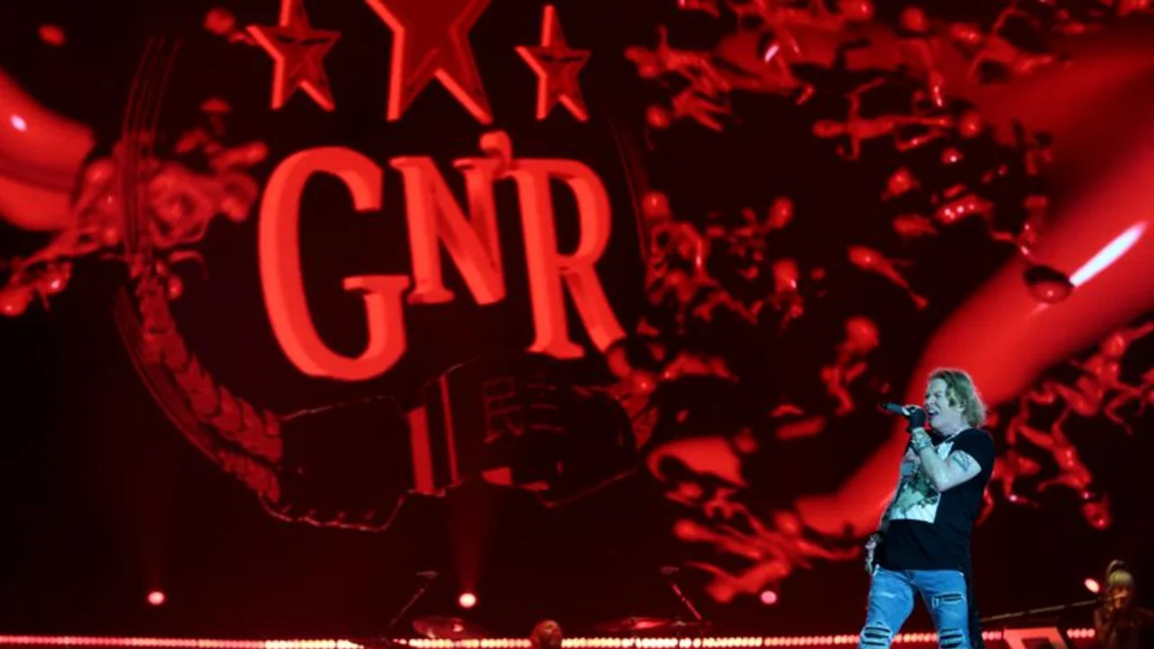 Guns N' Roses y Arctic Monkeys encabezarán Glastonbury junto a Elton John