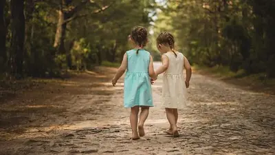hermanas. hermanas.