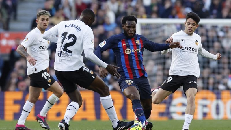 El Barça, más líder tras la sufrida victoria contra el Valencia