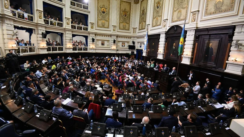 El cruce de Kicillof con JxC por IOMA: “Poner en riesgo la salud de los trabajadores, no”