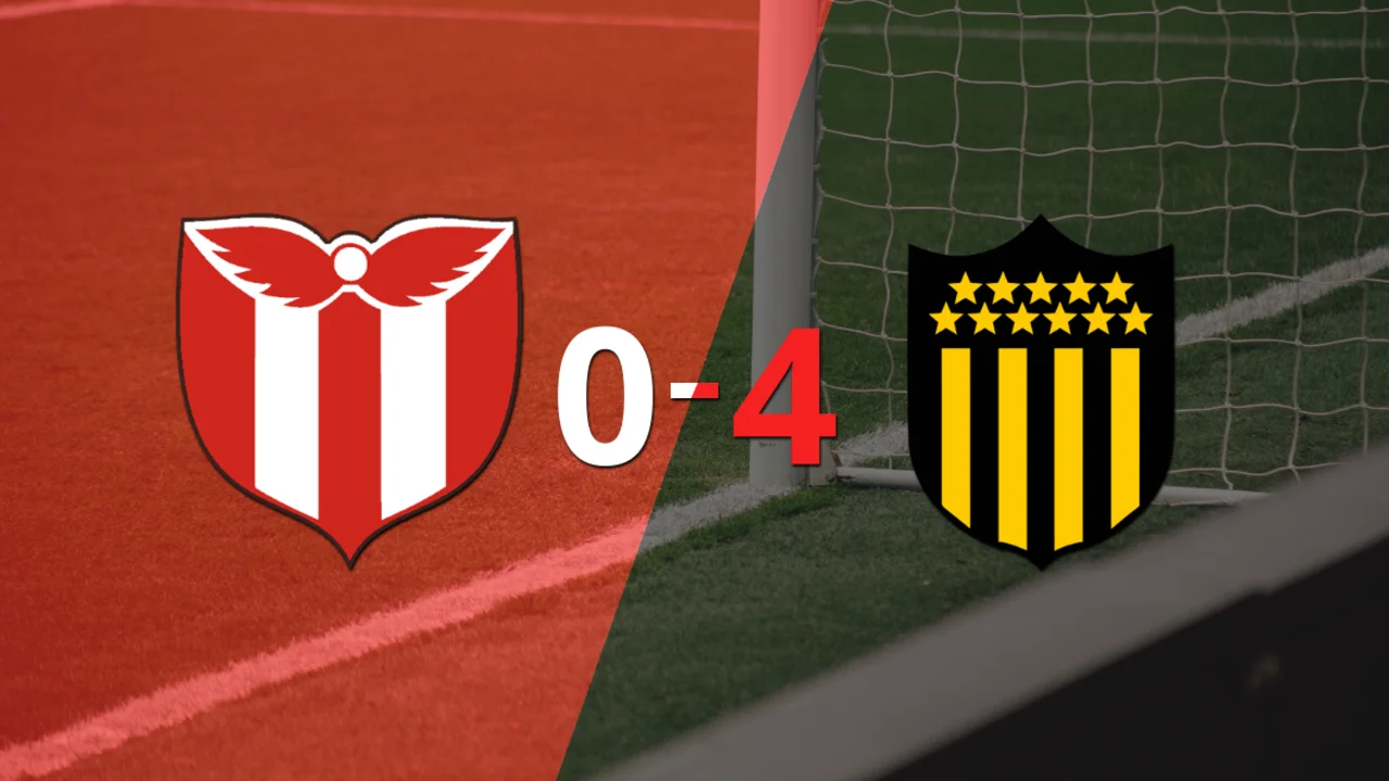 Peñarol venció 4-0 a River Plate y clasificó a Fase de Grupos