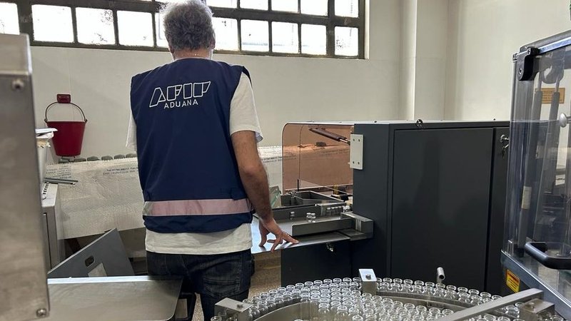 Aduana denunció a un laboratorio por sobrefacturar 907% en importaciones