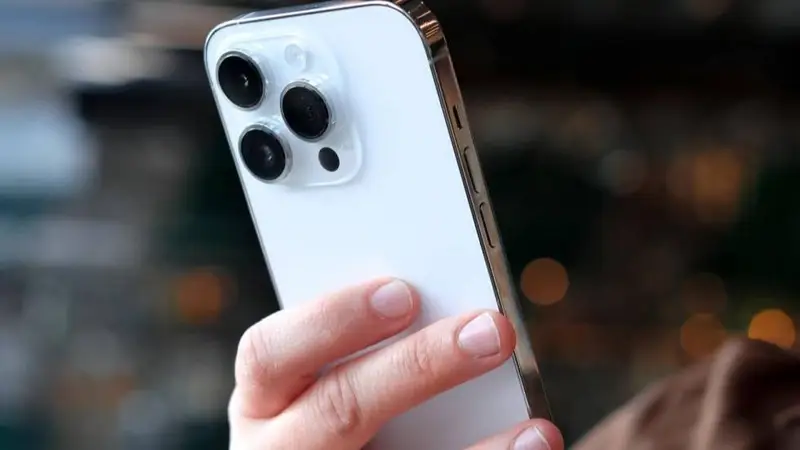 iPhone 15