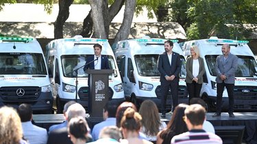 Kicillof va a un municipio radical para entregar patrulleros y obra pública
