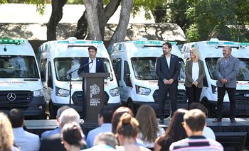 Kicillof va a un municipio radical para entregar patrulleros y obra pública | Provincia de buenos aires
