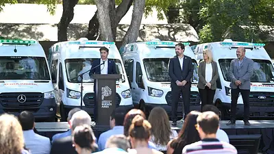 Kicillof va a un municipio radical para entregar patrulleros y obra pública Kicillof va a un municipio radical para entregar patrulleros y obra pública