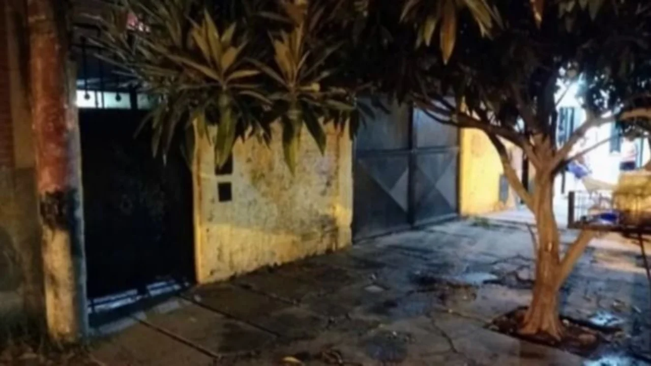 Nuevo crimen en Rosario: asesinaron a tiros a un hombre que estaba sentado en la vereda