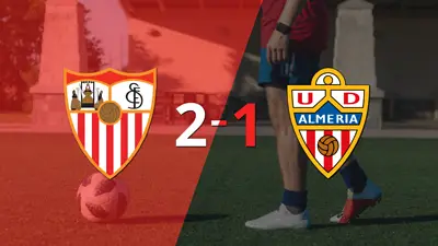 Sevilla sacó los 3 puntos en casa al vencer 2-1 a Almería Sevilla sacó los 3 puntos en casa al vencer 2-1 a Almería