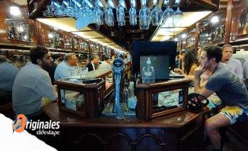 El bar de los sándwiches “voladores” donde se grabó Argentina, 1985 | Historias de vida