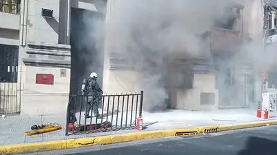 Evacuaron una escuela por la explosión de una cámara de luz Evacuaron una escuela por la explosión de una cámara de luz