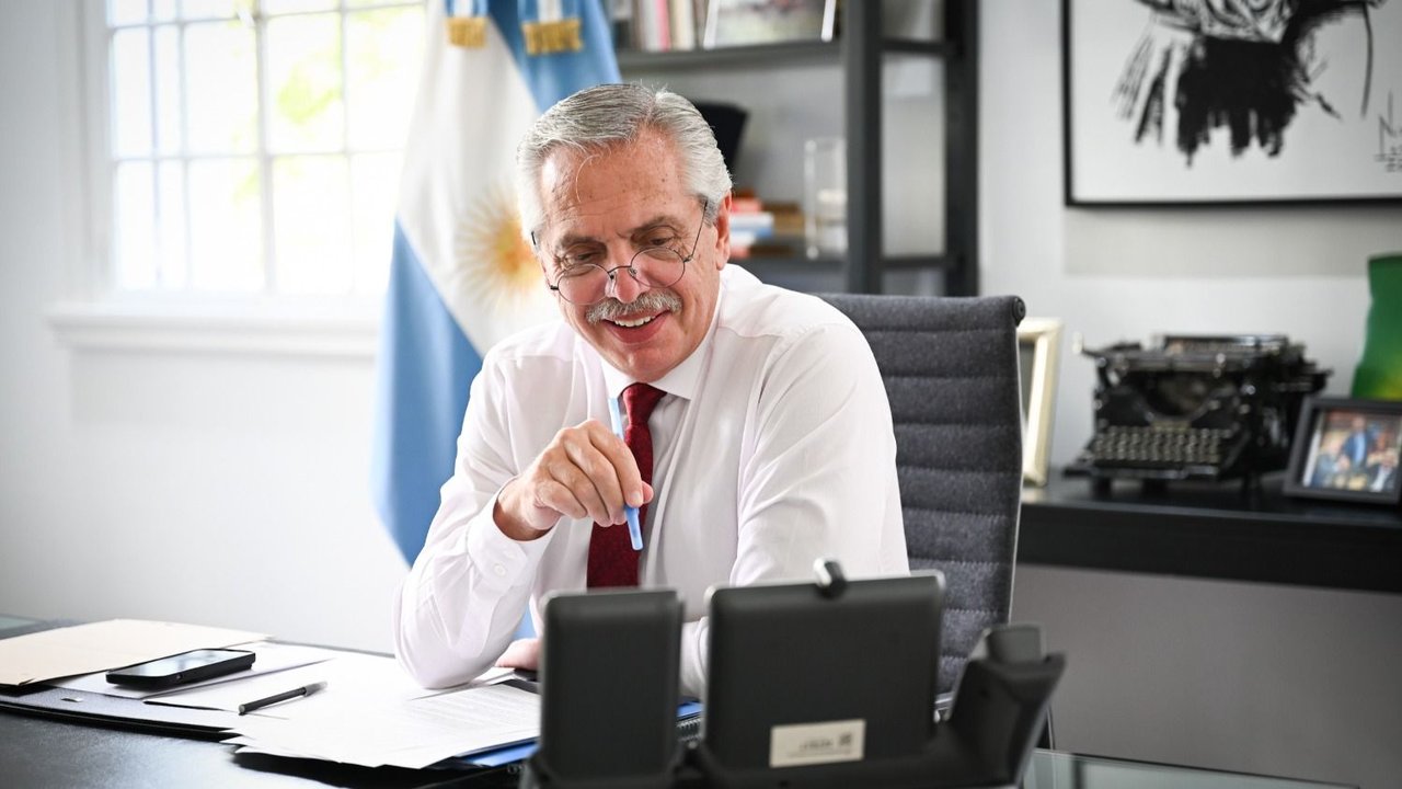 Alberto Fernández dijo que el mejor homenaje a Favaloro es trabajar por una "mejor salud pública"
