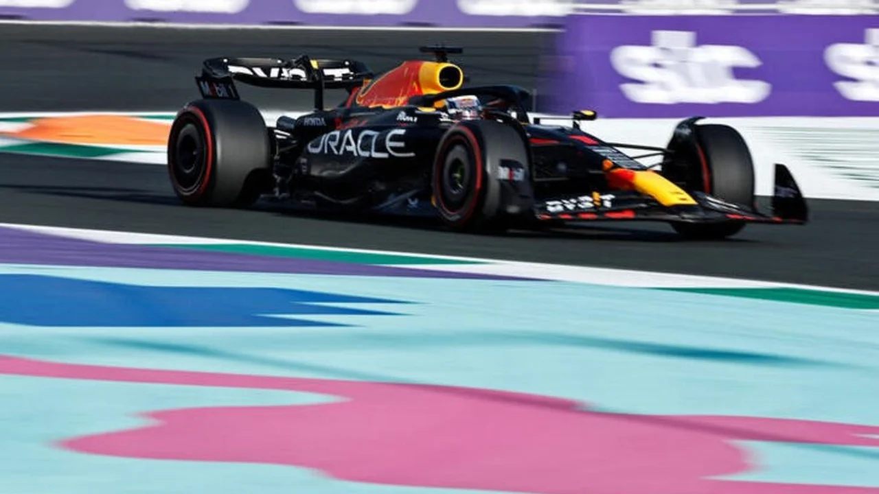 Verstappen lidera el doblete de Red Bull en los primeros entrenamientos de Arabia Saudita