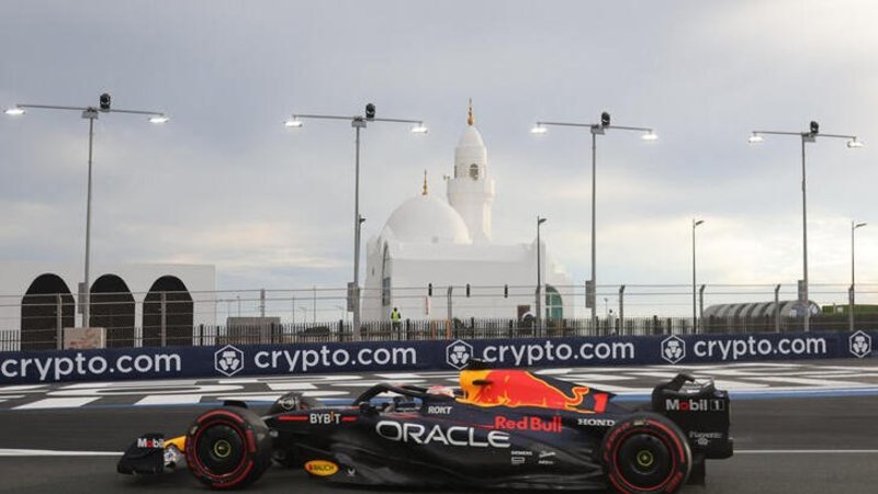 Verstappen completa la barrida en las prácticas del GP de Arabia Saudita de F1