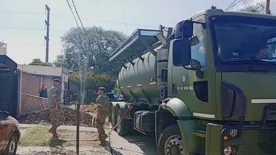 El Ejército colaboró con provisión de agua en municipios del conurbano El Ejército colaboró con provisión de agua en municipios del conurbano
