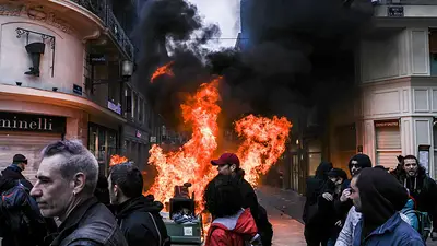 Macron se enfrenta a una semana clave: censura a su Gobierno y protestas Macron se enfrenta a una semana clave: censura a su Gobierno y protestas