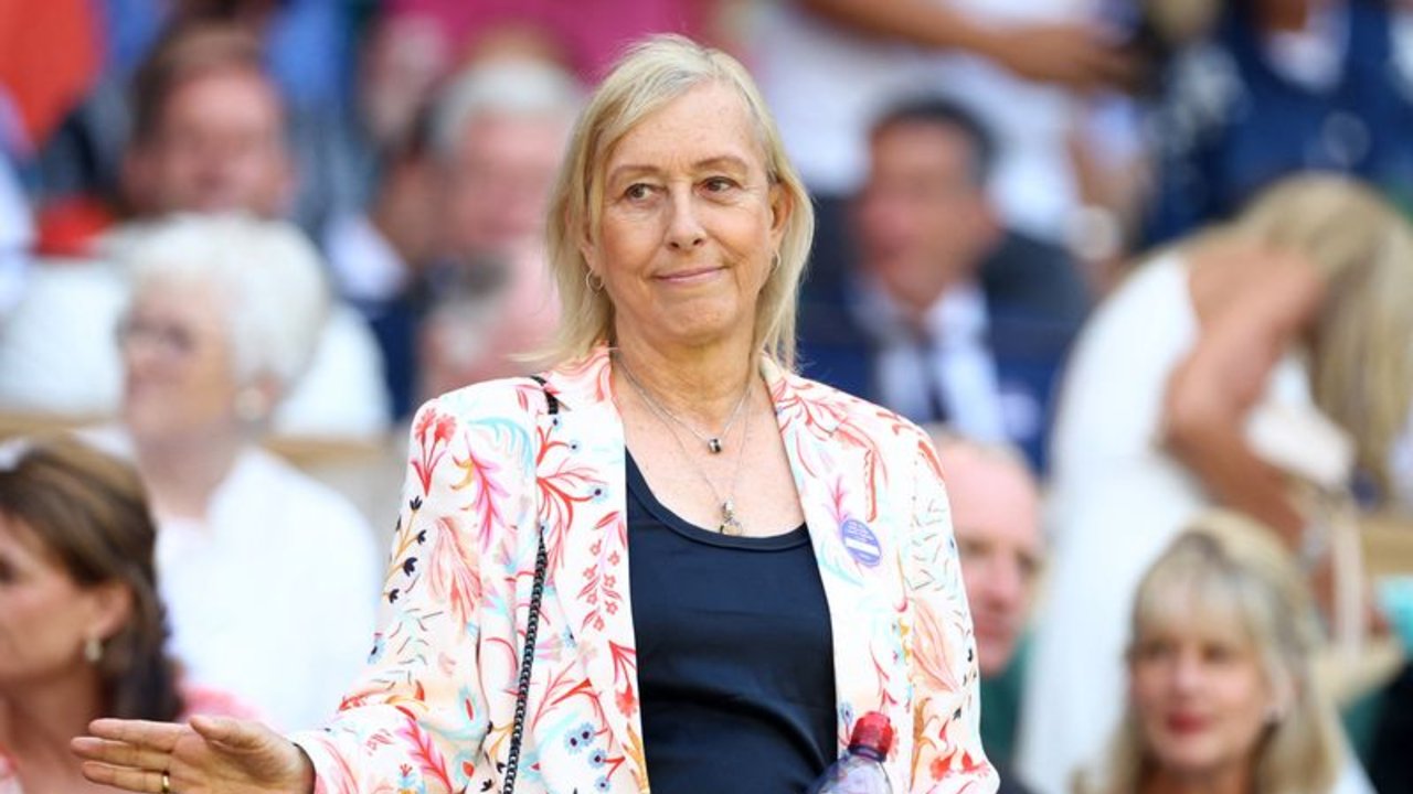 Navratilova dice que ya no tiene cáncer
