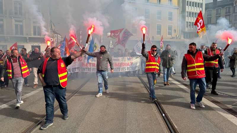 Francia: reprimen las manifestaciones contra la reforma jubilatoria