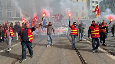Francia: reprimen las manifestaciones contra la reforma jubilatoria Francia: reprimen las manifestaciones contra la reforma jubilatoria