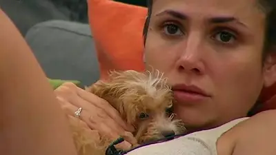 La razón por la que a Romina Uhrig no le dejaban tener a Caramelo. La razón por la que a Romina Uhrig no le dejaban tener a Caramelo.