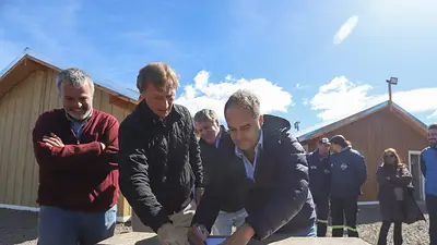 San Martín de los Andes: Maggiotti, Saloniti y Rodríguez entregaron viviendas del Programa Reconstruir San Martín de los Andes: Maggiotti, Saloniti y Rodríguez entregaron viviendas del Programa Reconstruir