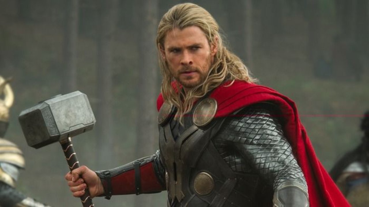 Cómo se llama el martillo de Thor