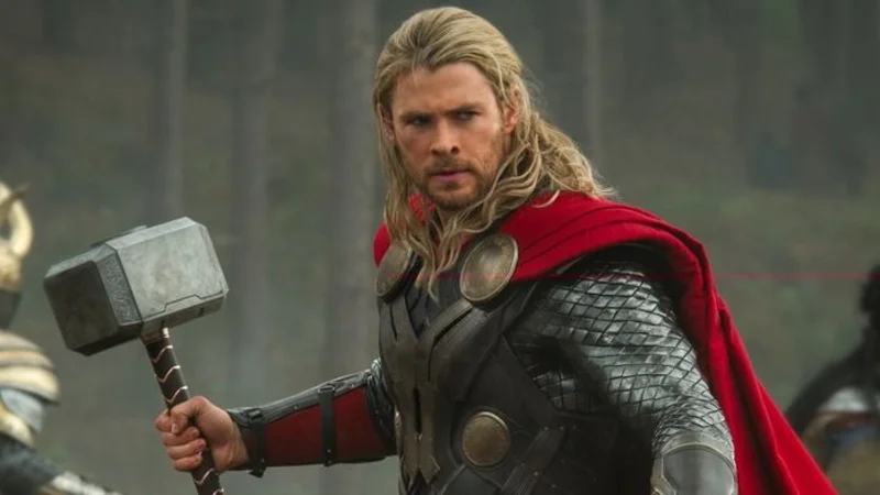 Cómo se llama el martillo de Thor