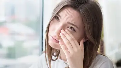 Por qué me tiembla el ojo Por qué me tiembla el ojo