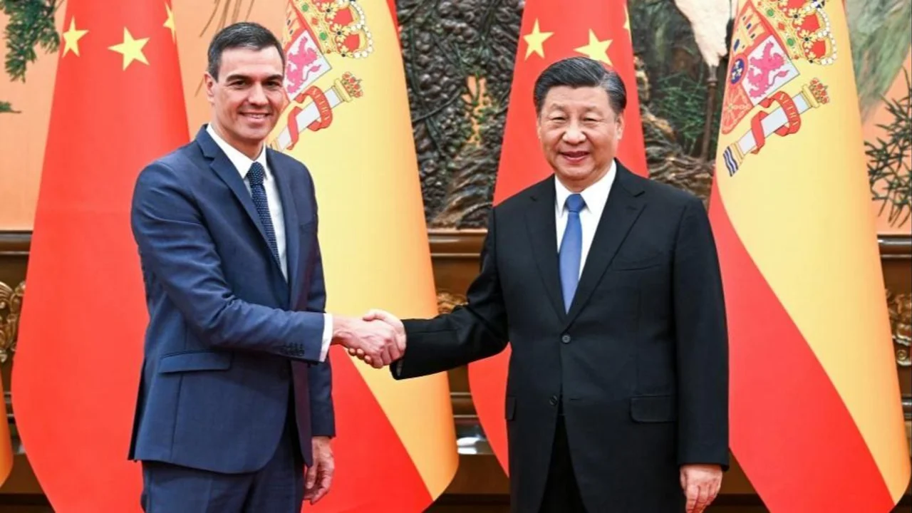 Sánchez en Beijíng instó a apoyar el plan de paz Ucraniano